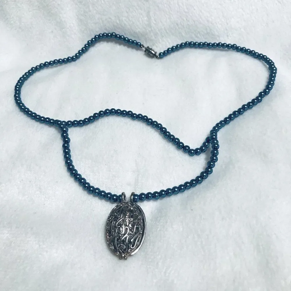 Oval Pendant Necklace